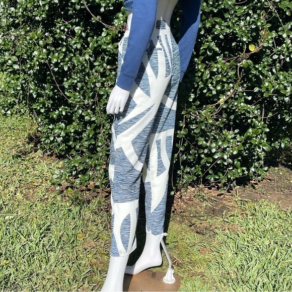 Akira Tapered Leg Printed Cropped Relaxed Fit Trousers - Picture 6 of 9